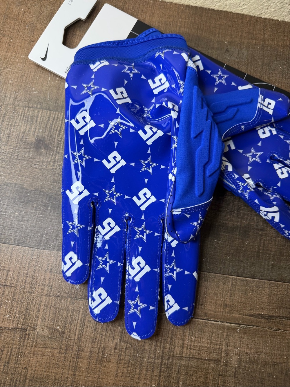 Nike Superbad “Zeke Elliot” PE Dallas Cowboys Football Gloves.
- Size 4XL. - Picture 2 of 5